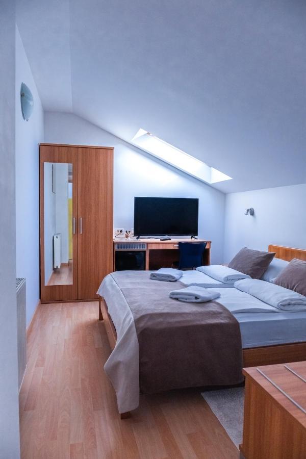 Garni Hotel Keltika Izola Eksteriør billede