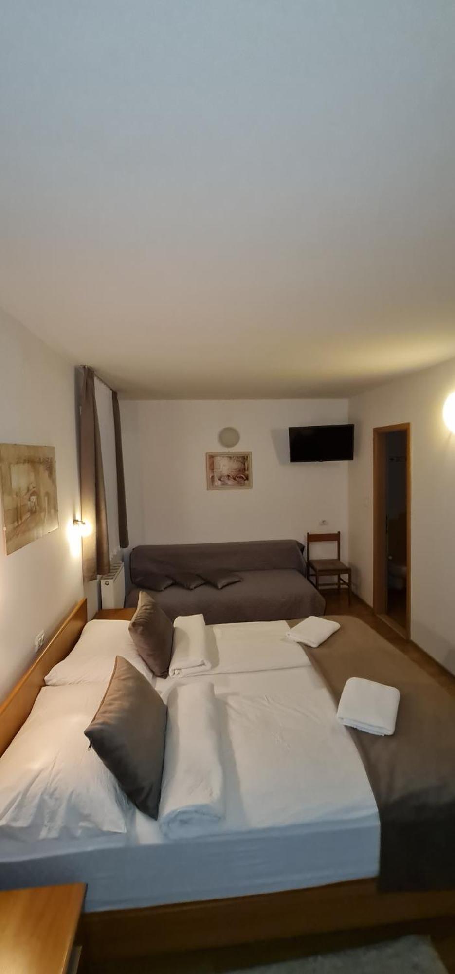 Garni Hotel Keltika Izola Eksteriør billede