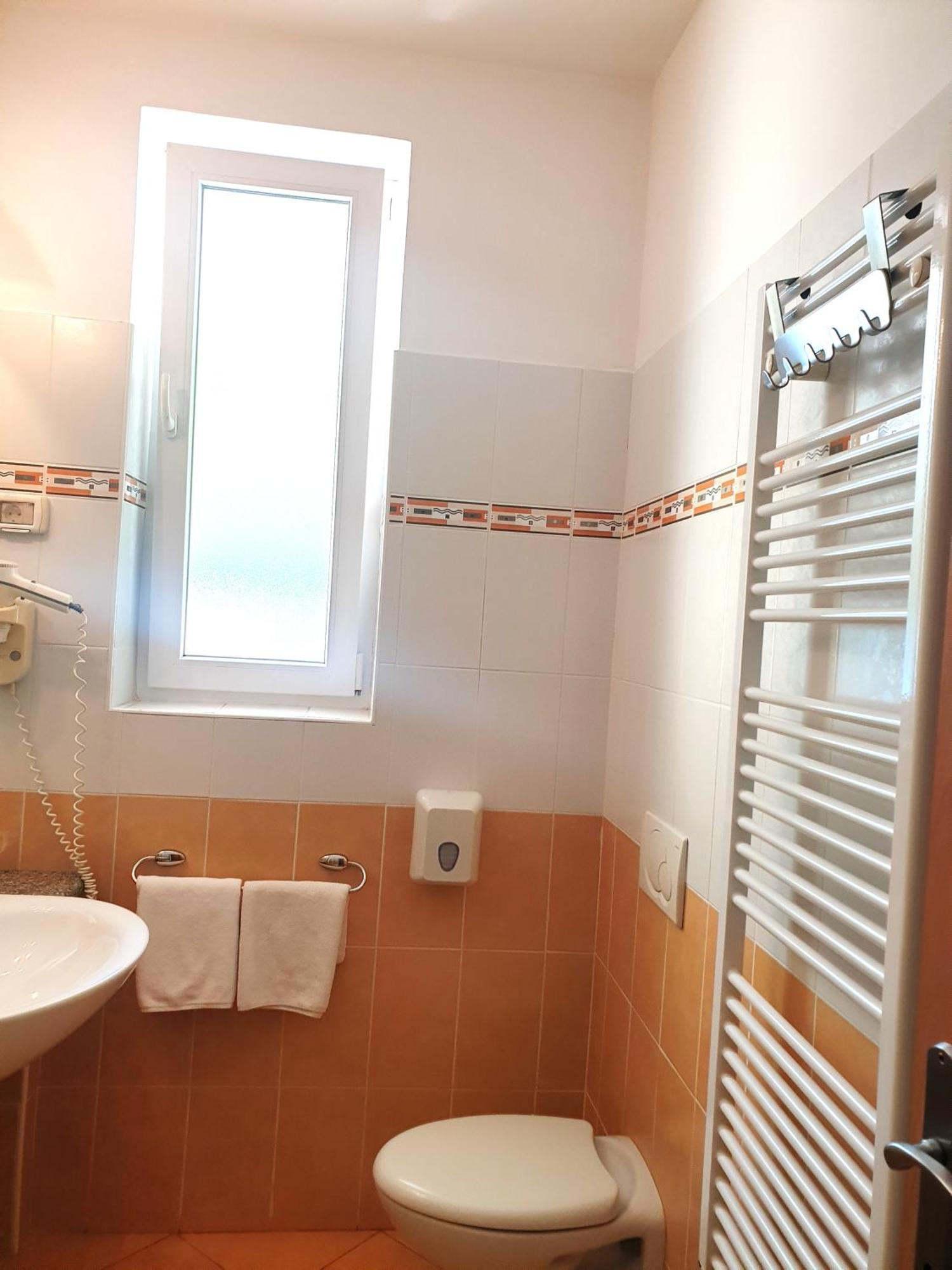 Garni Hotel Keltika Izola Eksteriør billede