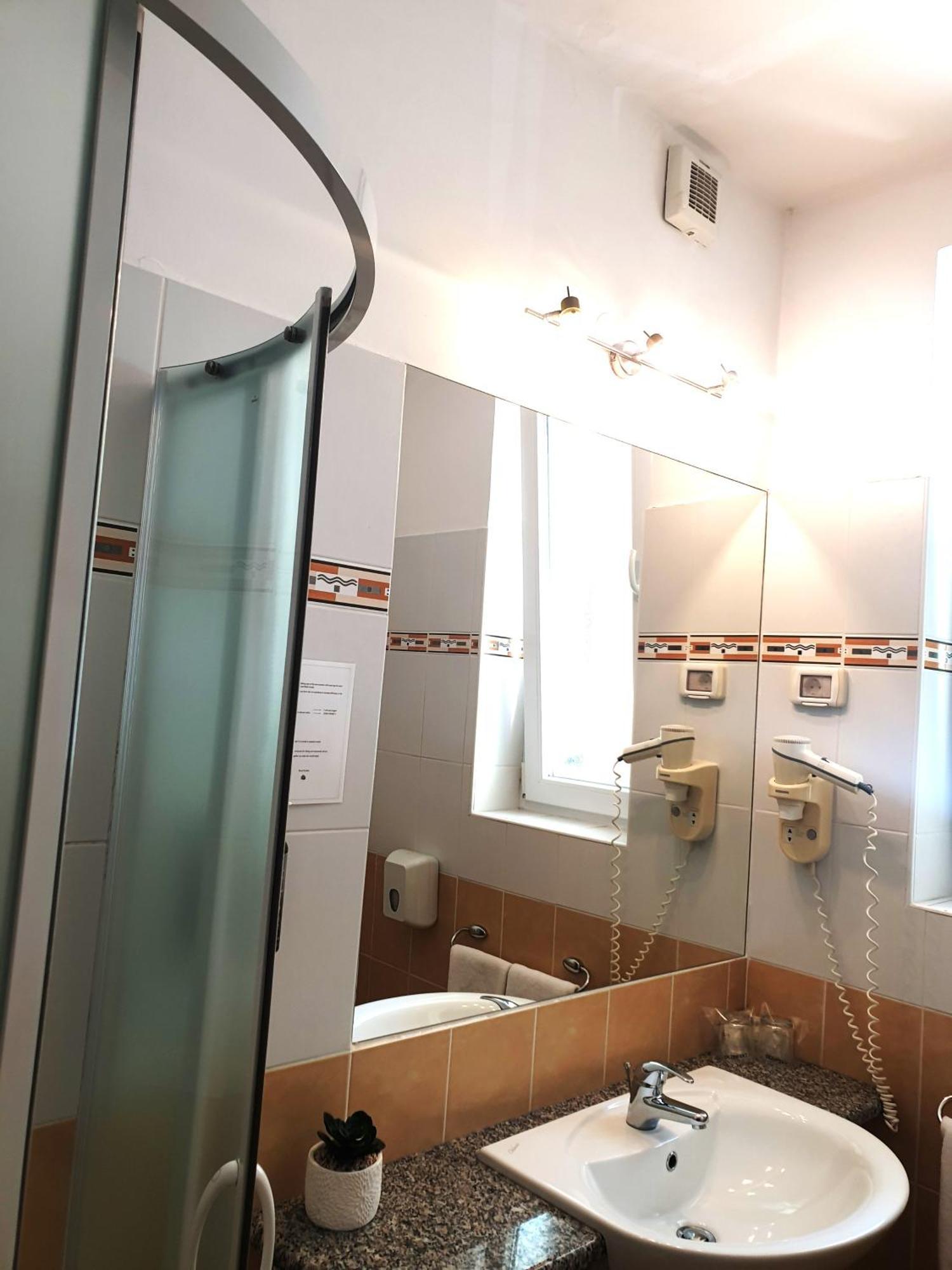 Garni Hotel Keltika Izola Eksteriør billede